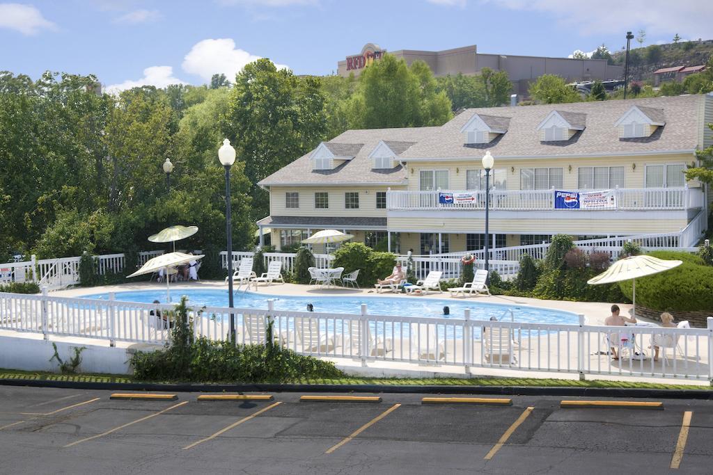 Honeysuckle Inn & Conference Center Branson Exterior photo
